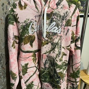 Cabelas sweatshirt XL. Stretchy material